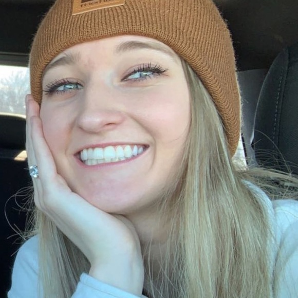 Meet your Posher, Hope - Picture 3 of 7